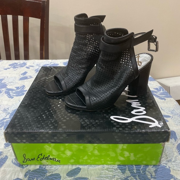 Black Chunky Edelman Heels - Size 5.5 - Picture 2 of 8